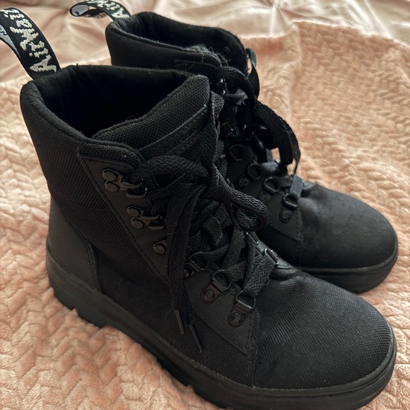 Doc Martens boots women’s sz 6 - Picture 1 of 3